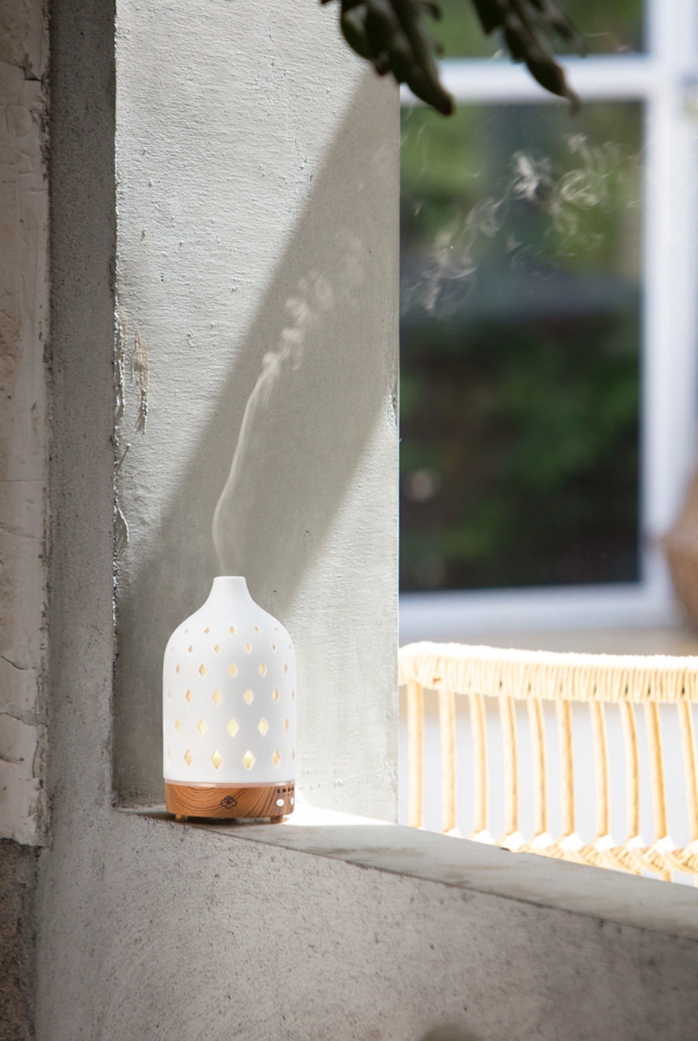 Serene House Nova White 90 Ceramic Ultrasonic Diffuser - Wood Base