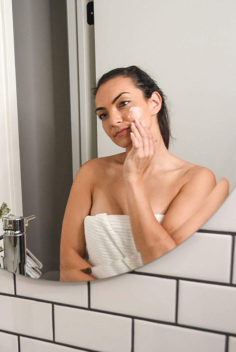 Age Defying Day & Night Cream for All Day Anti-Aging Moisture