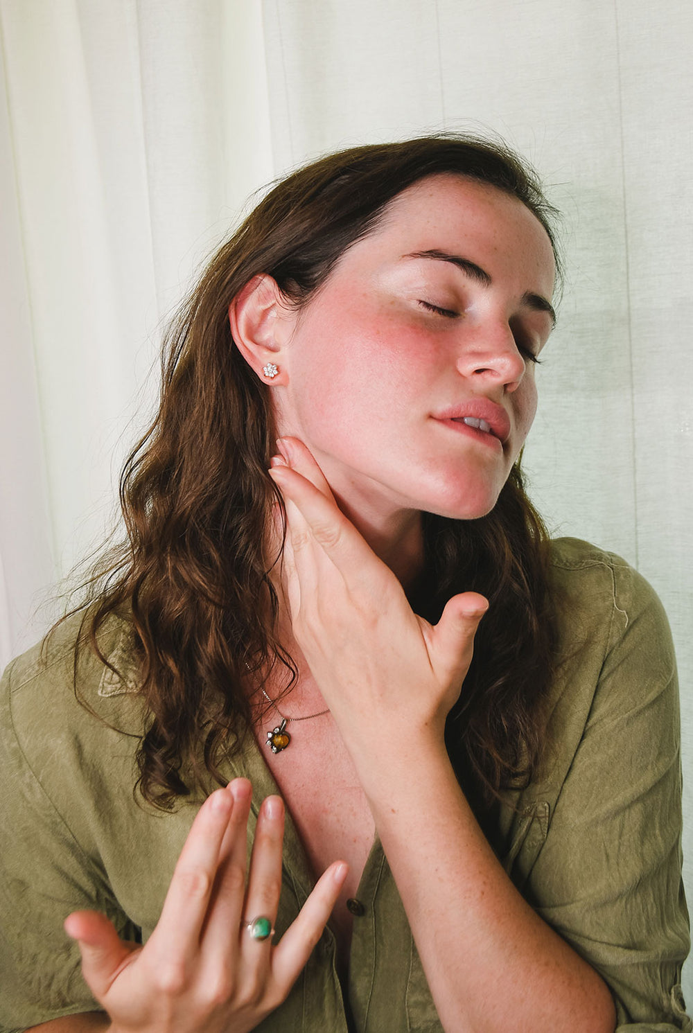 100% Pure Botanical and Essential Oil Blend for Hydrating Dry Skin